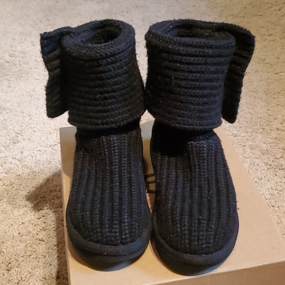 Ugg toddler cardi boot. Size 12. Black knit. - Picture 4 of 12